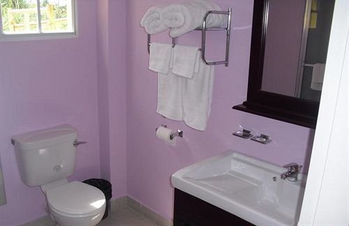 Piarco Village Suites Buitenkant foto