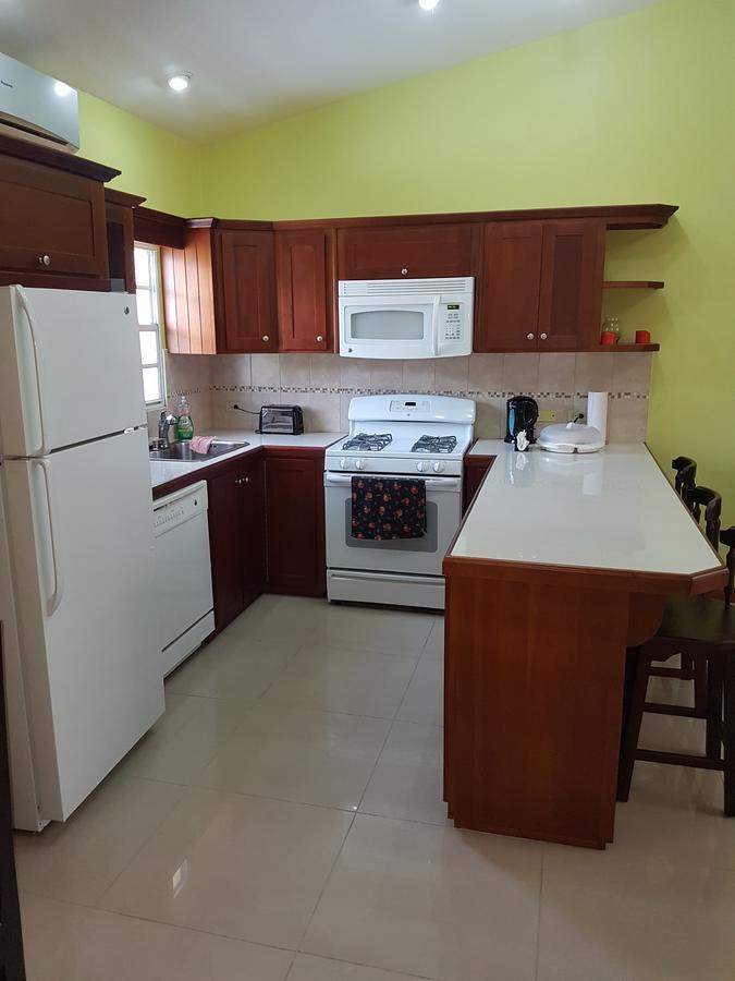 Piarco Village Suites Buitenkant foto