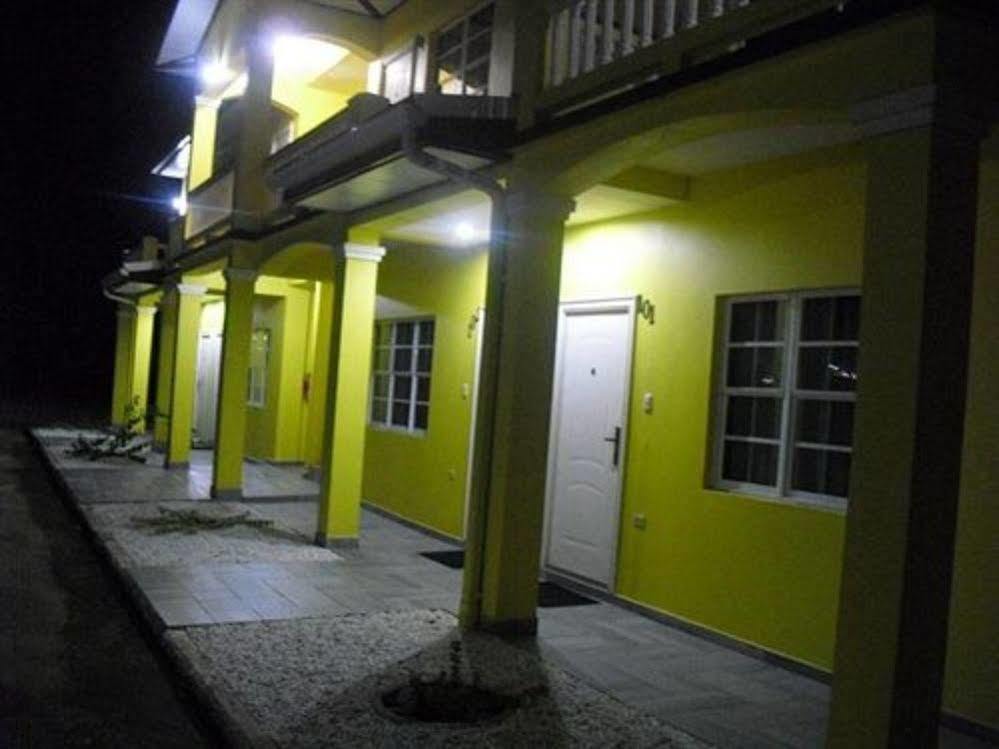 Piarco Village Suites Buitenkant foto